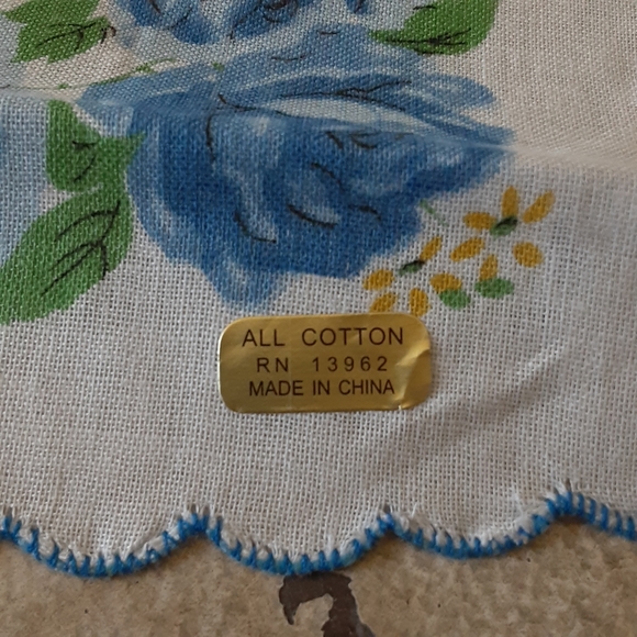 Floral Printed Cotton Scalloped Edge Handkerchief 12" Square - Picture 5 of 6